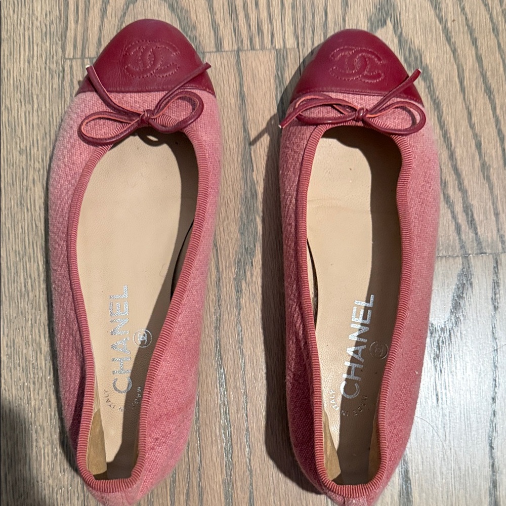 CHANEL Women's Burgundy Ballet Flats